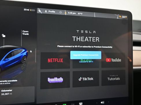 Used 2023 Tesla Model 3 Standard Range image 18