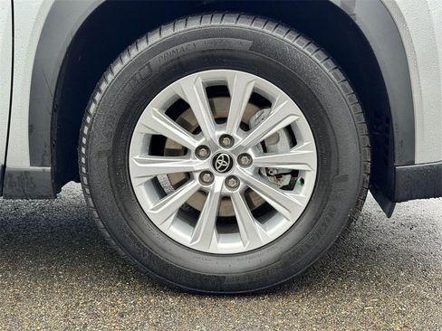 Certified 2025 Toyota Grand Highlander XLE image 9