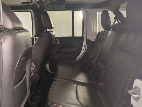 Used 2022 Jeep Wrangler Unlimited Sahara image 15