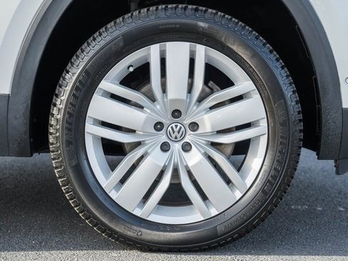 Used 2018 Volkswagen Atlas SEL Premium image 19