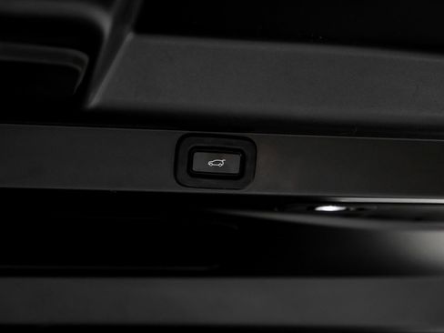 Used 2022 Land Rover Range Rover Long Wheelbase SE image 51