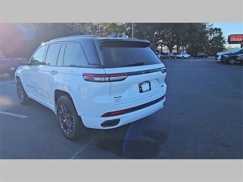 New 2025 Jeep Grand Cherokee Summit image 29