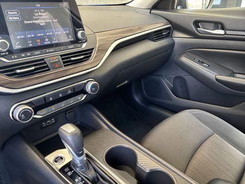 Used 2025 Nissan Altima 2.5 SV FWD image 36