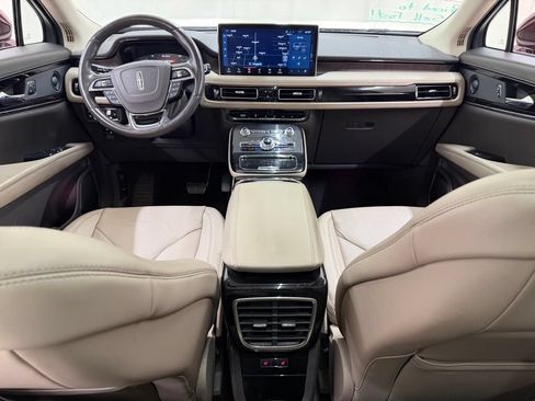 Used 2022 Lincoln Nautilus Reserve AWD/4WD image 31