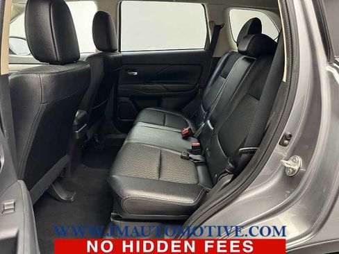 Used 2015 Mitsubishi Outlander SE AWD/4WD image 14