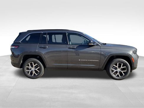 New 2025 Jeep Grand Cherokee Limited w/ Luxury Tech Group II image 7