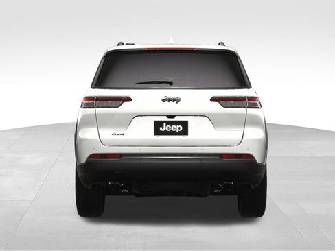 New 2025 Jeep Grand Cherokee L Altitude image 10