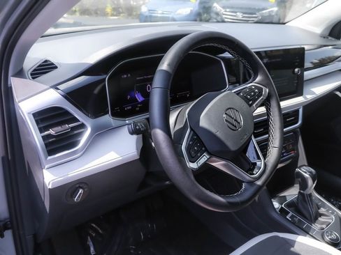 New 2025 Volkswagen Taos SE image 5