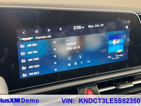 Used 2025 Kia Niro SX Touring image 36