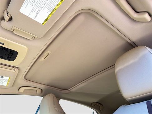 Used 2018 Toyota Camry XLE image 25