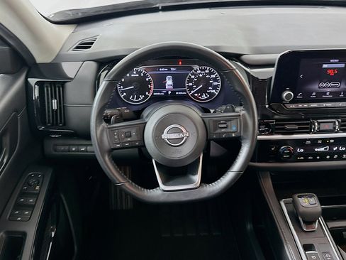 Used 2025 Nissan Pathfinder SV AWD/4WD image 18