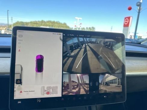 Used 2022 Tesla Model Y Long Range image 31