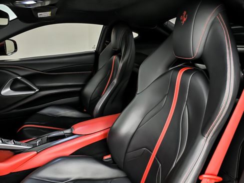 Used 2019 Ferrari 812 Superfast RWD image 22
