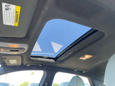 Used 2025 Hyundai Elantra Limited image 31