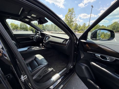 Used 2019 Volvo XC90 T5 Momentum FWD image 18