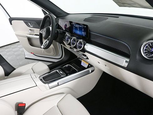 New 2025 Mercedes-Benz GLB 250 GLB 250 image 23