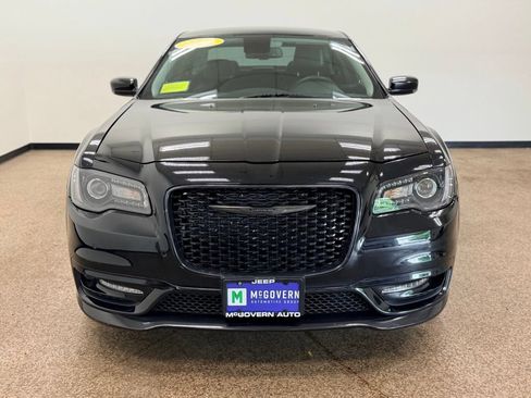 Used 2022 Chrysler 300 Touring L RWD image 9