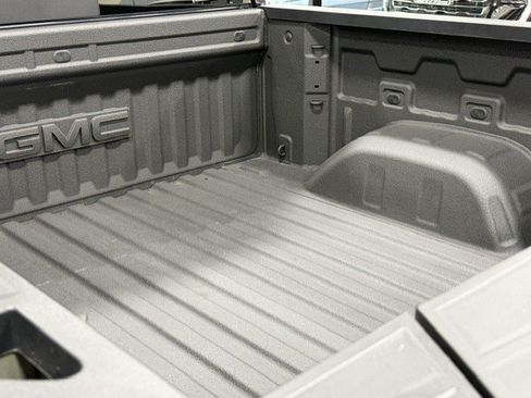 Certified 2025 GMC Sierra 1500 SLT w/ SLT Premium Plus Package AWD/4WD image 4