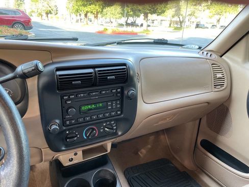 Used 2001 Ford Ranger XLT image 16