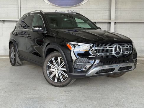 Used 2025 Mercedes-Benz GLE 450e 4MATIC image 2