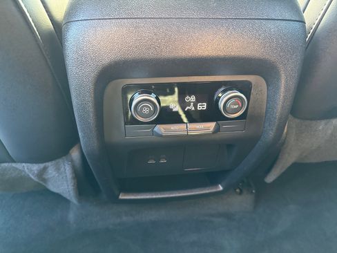 Used 2025 Buick Enclave Preferred image 28