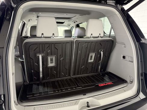 Used 2023 GMC Acadia SLT w/ Technology Package image 23