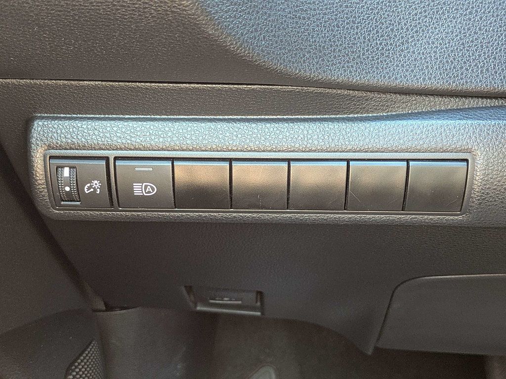 Used 2024 Toyota Corolla LE FWD image 23