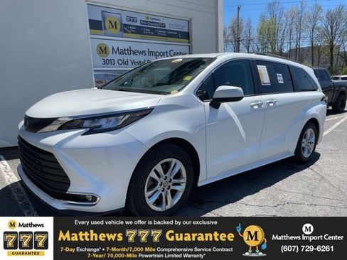 Used 2023 Toyota Sienna XLE w/ XLE Plus Package AWD/4WD image 1