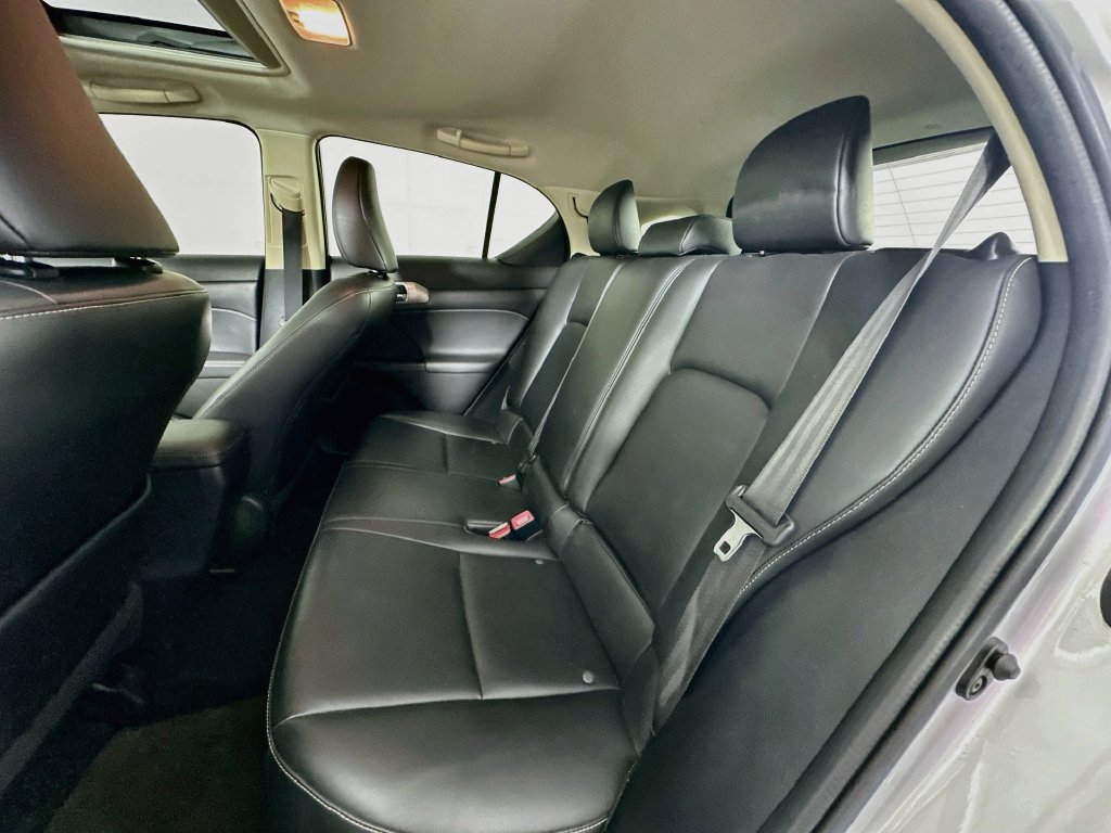 Used 2015 Lexus CT 200h w/ Seat Comfort Package FWD image 25