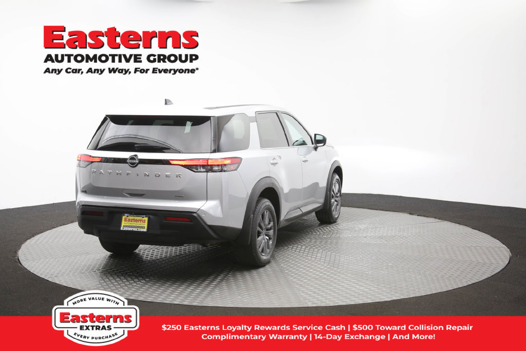 Used 2023 Nissan Pathfinder S AWD/4WD image 39