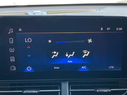 Used 2025 Chevrolet Trax LT image 21