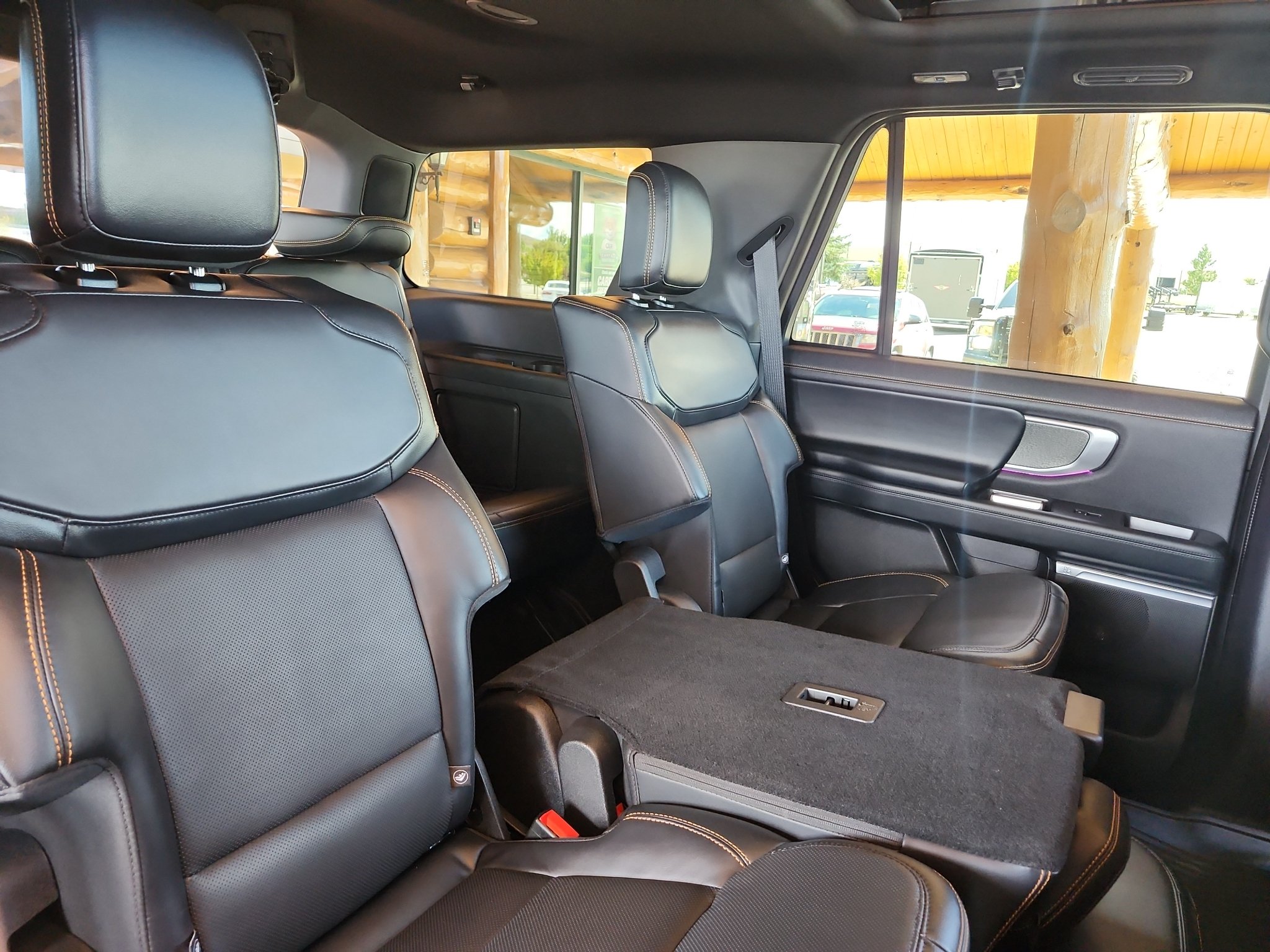 Used 2025 Ford Expedition Tremor AWD/4WD image 23