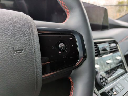 Used 2025 Nissan Armada PRO-4X w/ Pro-4X Premium Package image 23