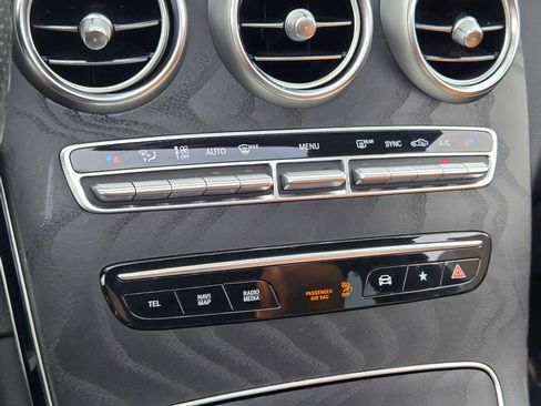 Used 2023 Mercedes-Benz GLC 300 4MATIC Coupe image 40