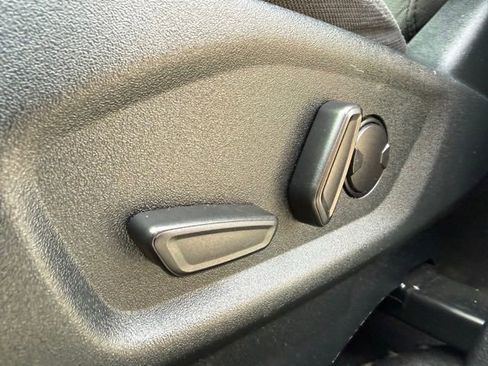 Used 2019 Ford Explorer XLT image 15