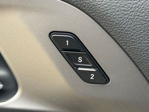 New 2027 Chrysler Pacifica Select FWD image 10