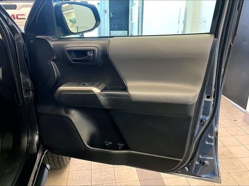 Used 2023 Toyota Tacoma SR5 w/ Black Out Package (TMS) AWD/4WD image 21