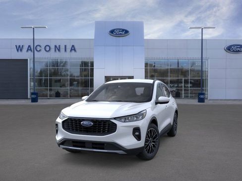 New 2026 Ford Escape SE image 2