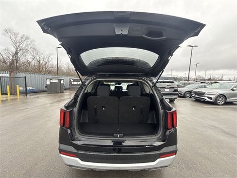 Used 2025 Kia Sorento LX image 23