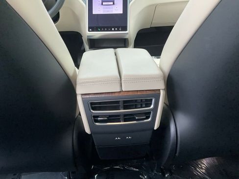 Used 2017 Tesla Model X 75D image 34