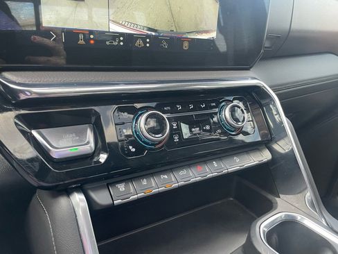 Used 2025 GMC Sierra 2500 Denali w/ Denali Reserve Package image 18