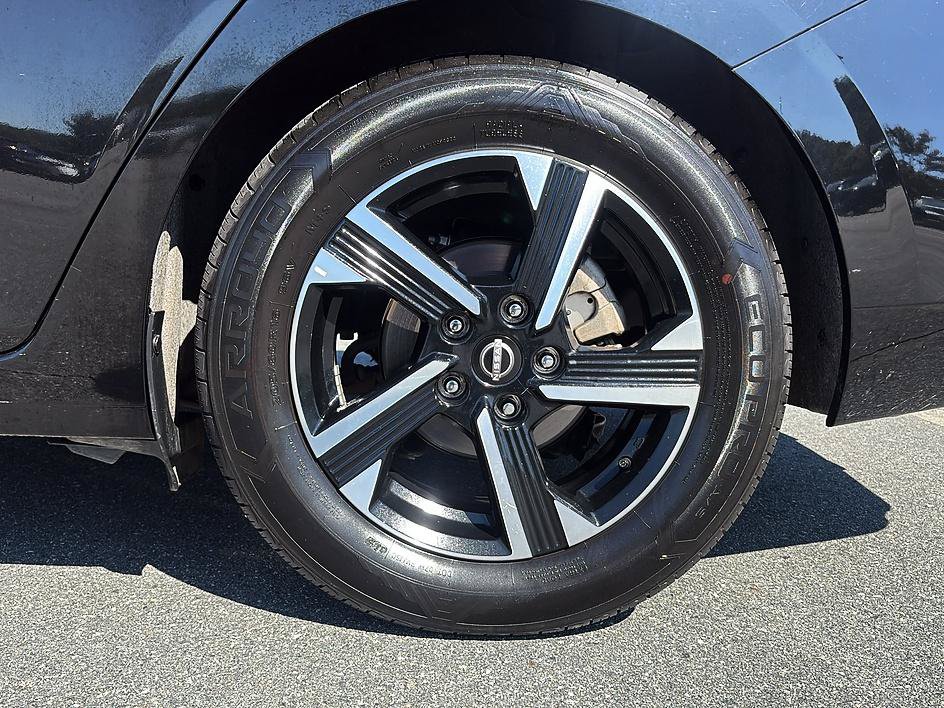 Certified 2025 Nissan Sentra SV FWD image 10