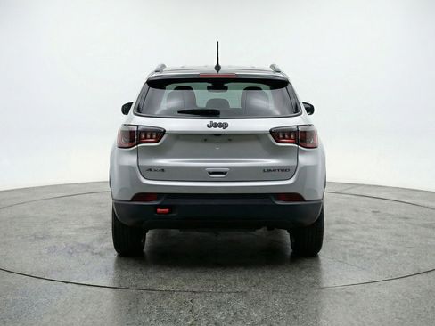 Used 2025 Jeep Compass Trailhawk image 7