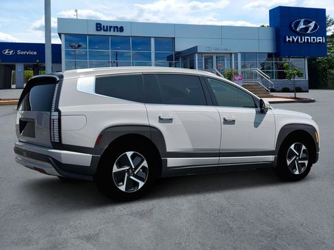 New 2026 Hyundai Ioniq 9 SE image 8