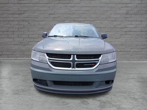 Used 2019 Dodge Journey SE FWD image 9