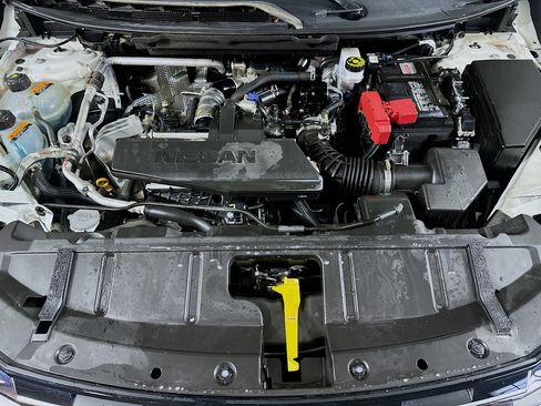 Used 2024 Nissan Rogue S image 27