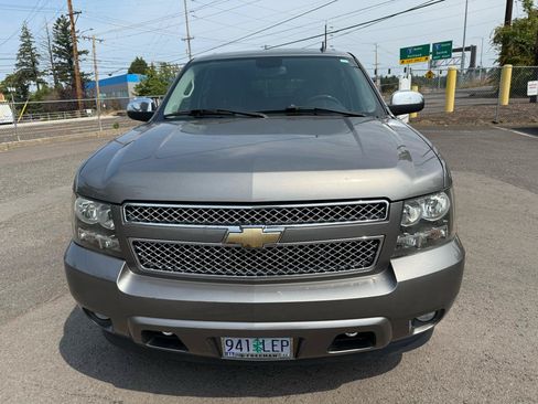 Used 2008 Chevrolet Suburban LTZ w/ LTZ Preferred Equipment Group AWD/4WD image 4