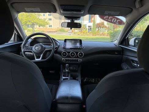 Used 2025 Nissan Sentra SV FWD image 33