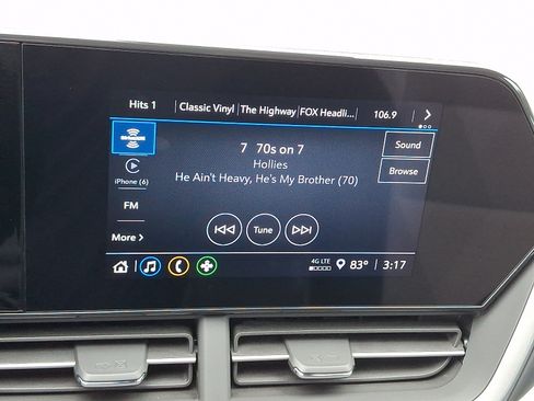 Used 2024 Chevrolet Trax RS FWD image 16
