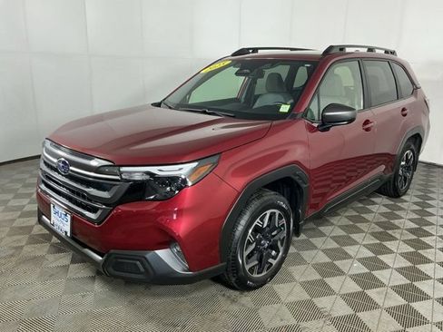 Used 2025 Subaru Forester Premium AWD/4WD image 4